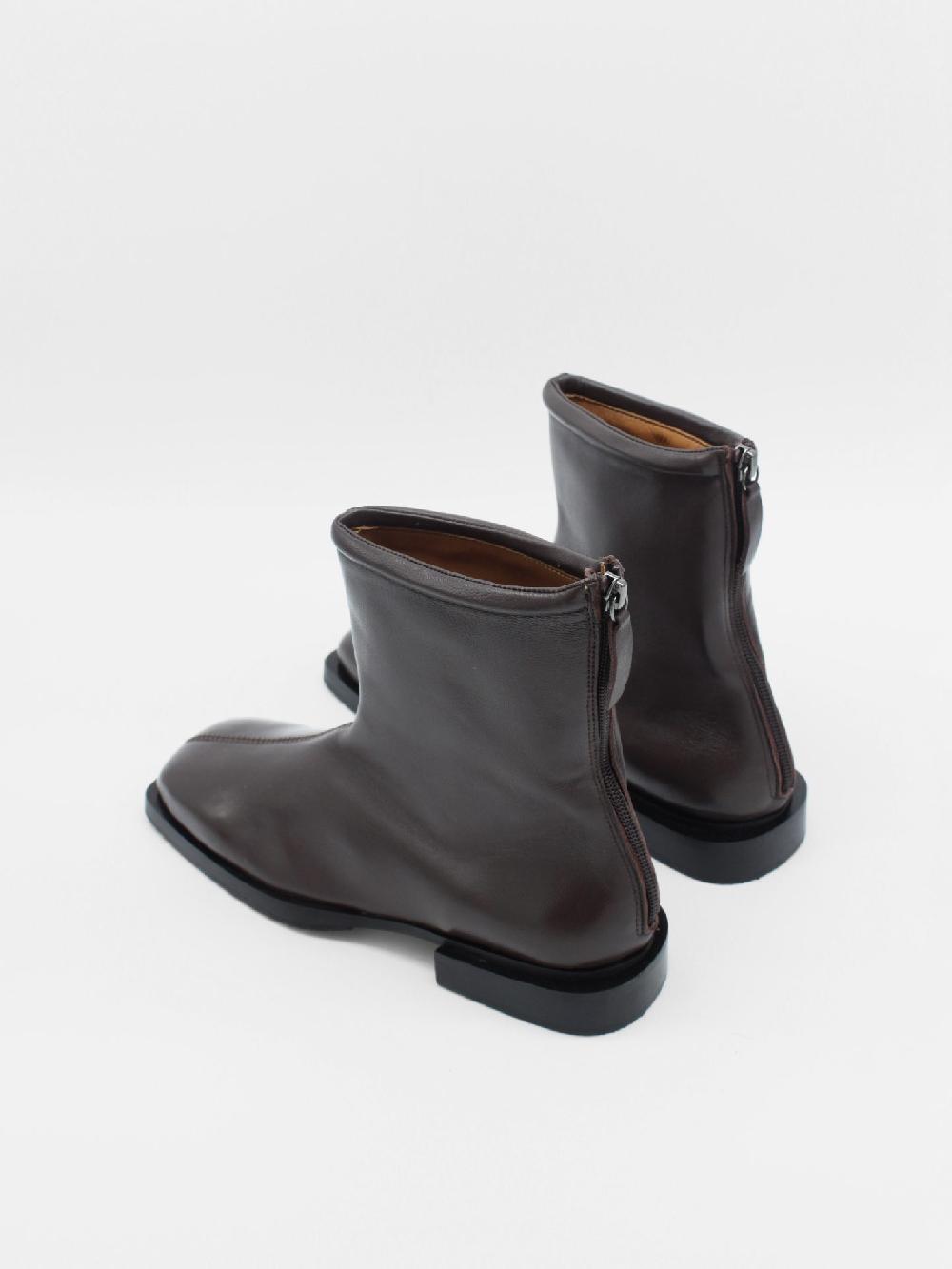 About Arianne Dean Caoba Boots