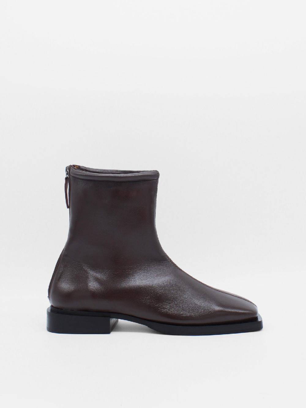 about arianne Dean Caoba Boots