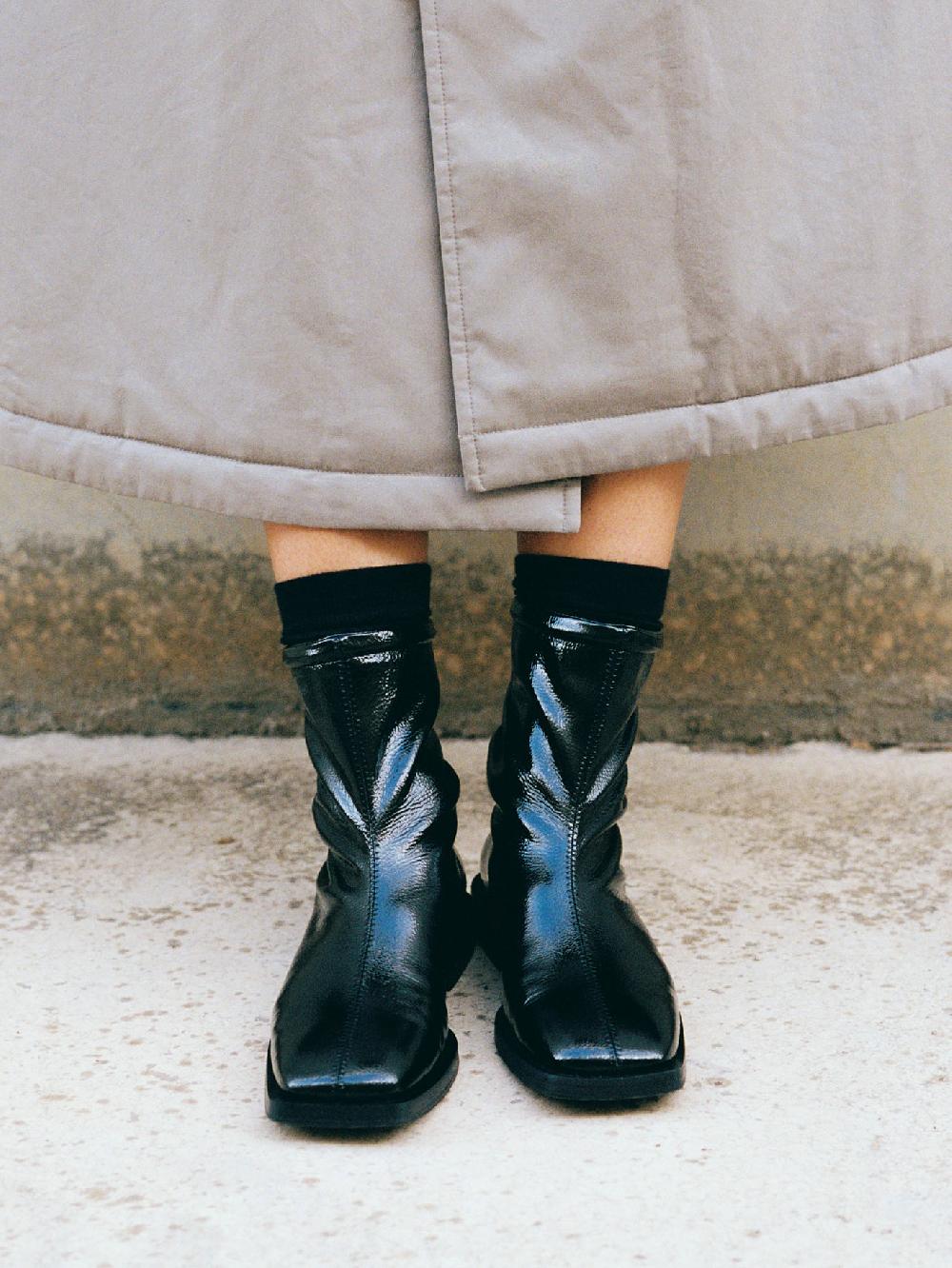 about arianne Dean Night Boots