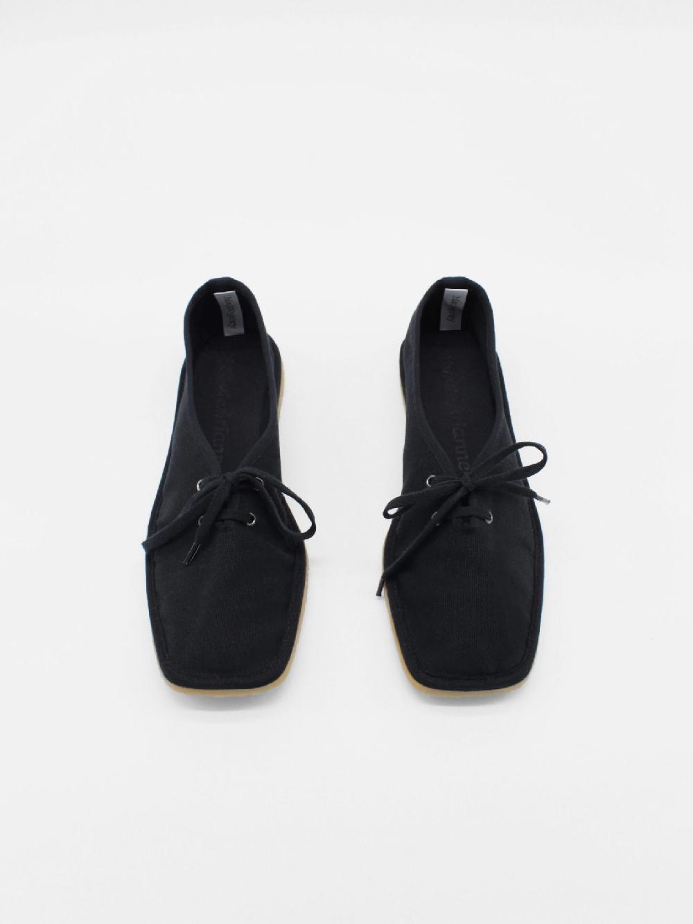 About Arianne Lona Black Misc