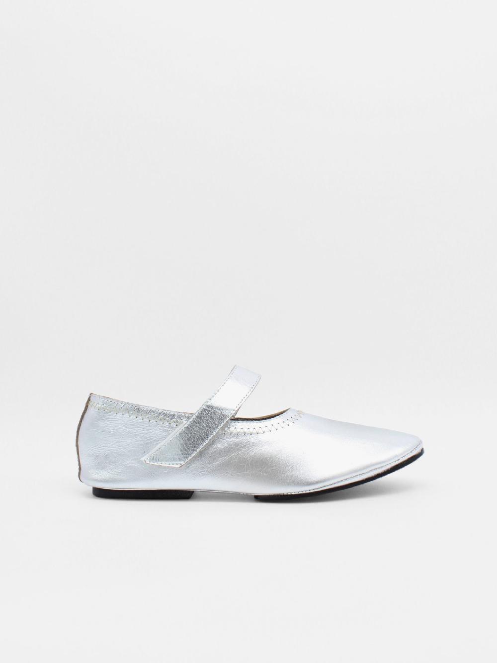 about arianne Martino Scale Flats