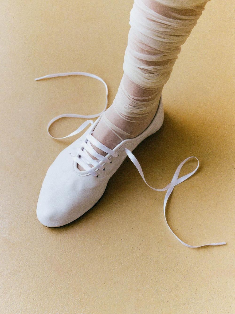 about arianne Mateo White Flats