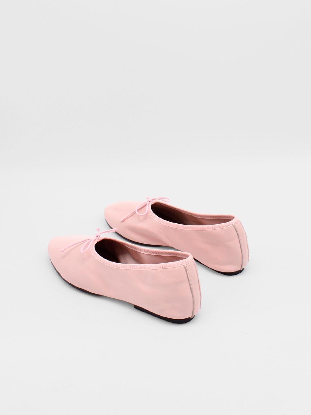 About Arianne Mila Blush Flats