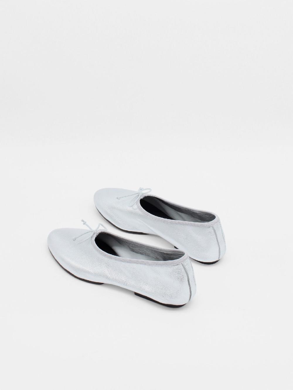 About Arianne Mila Scale Flats