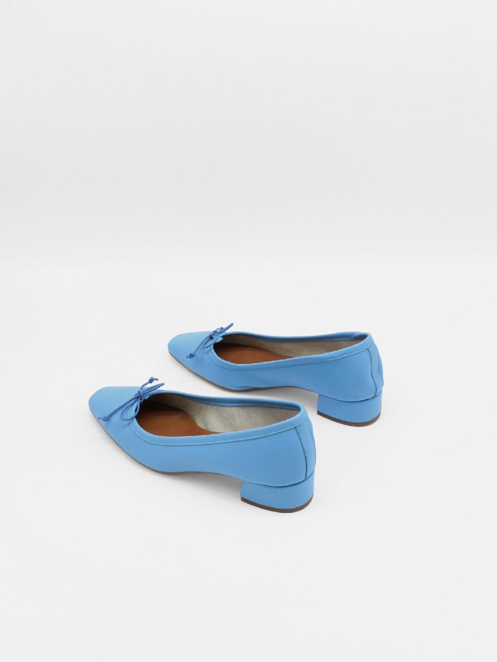 About Arianne Mina Malibu Flats