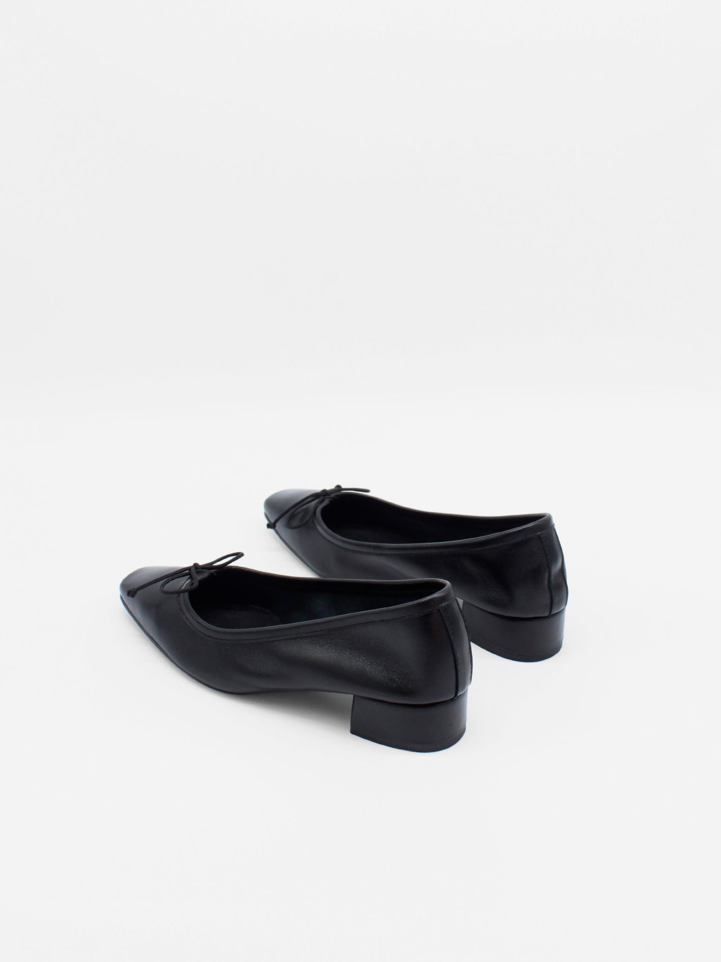 About Arianne Mina Night Flats