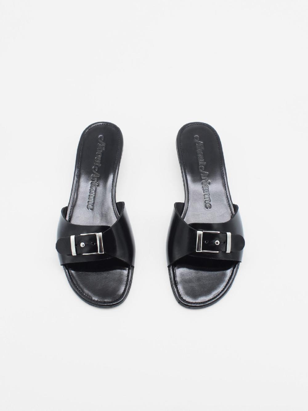 About Arianne Nua Black Sandals