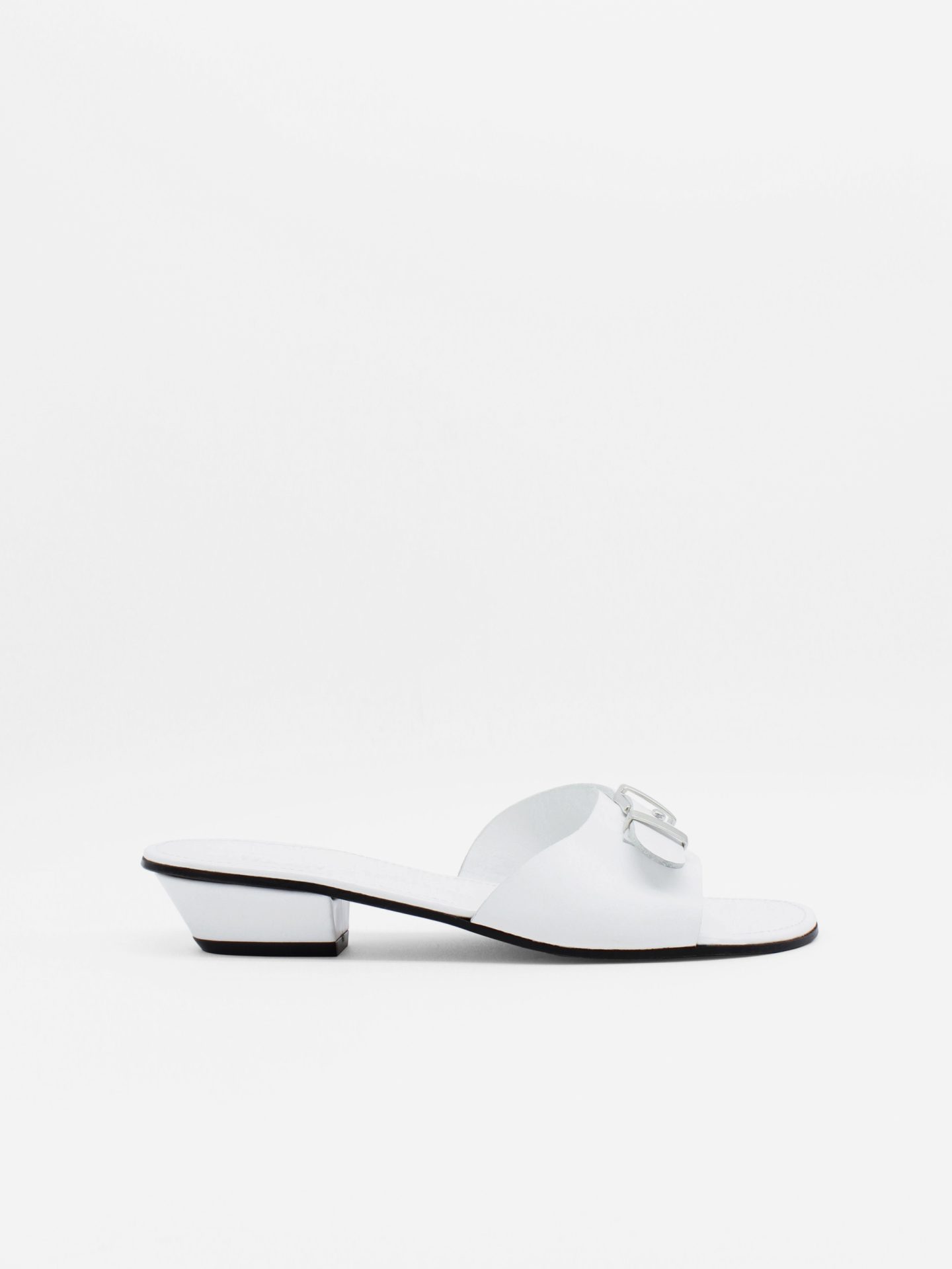 About Arianne Nua White Sandals