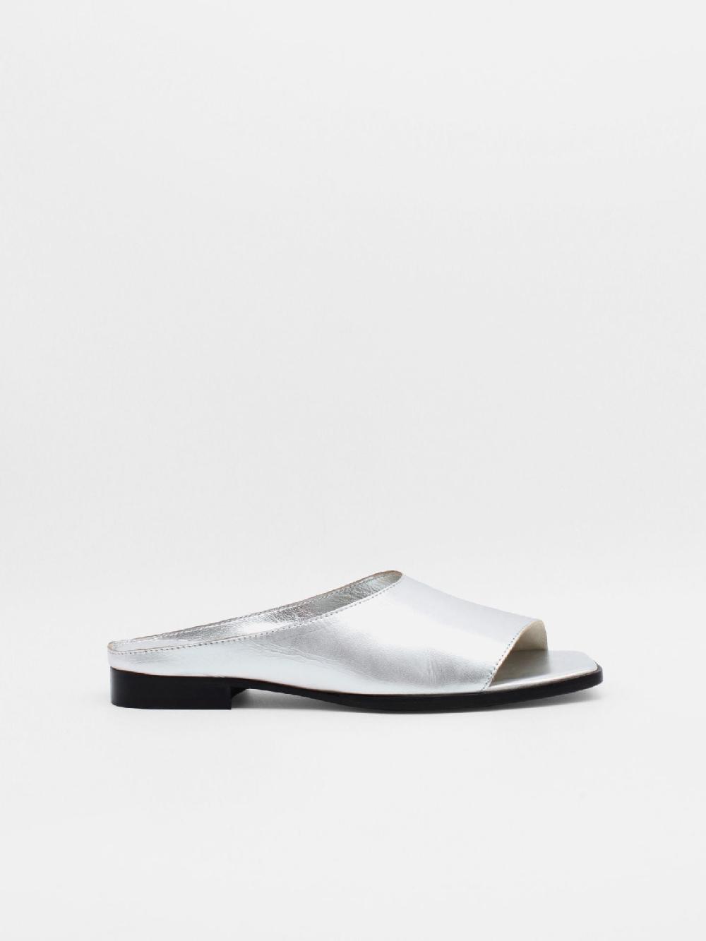 About Arianne Ojih Scale Flats