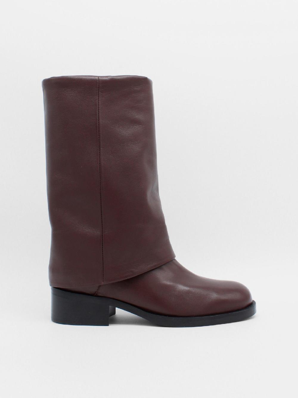about arianne Philo Chestnut Boots