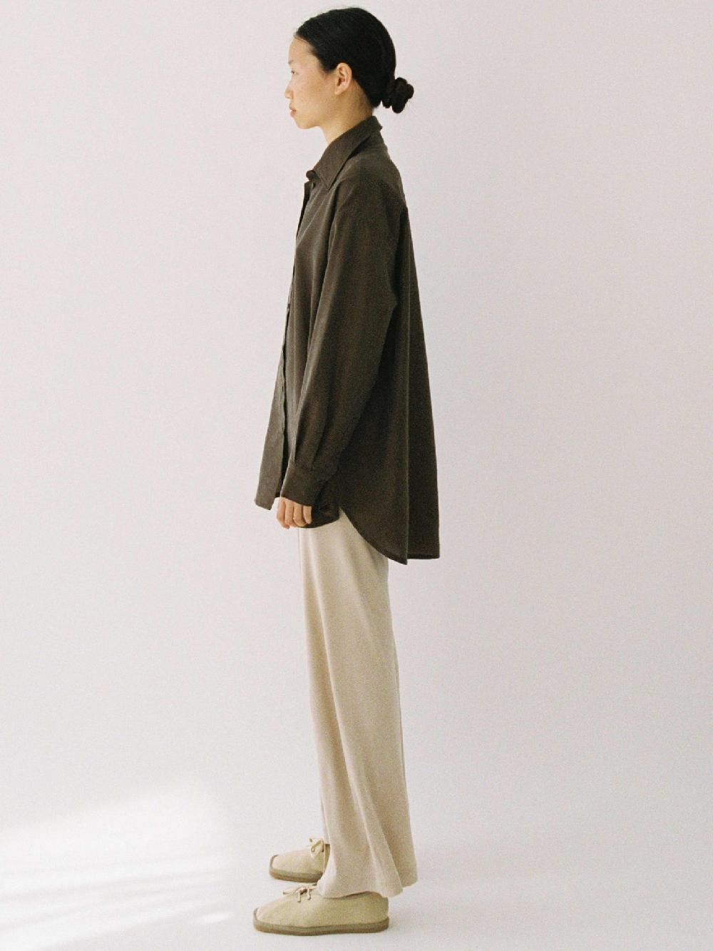 About Arianne Vega Trousers Misc