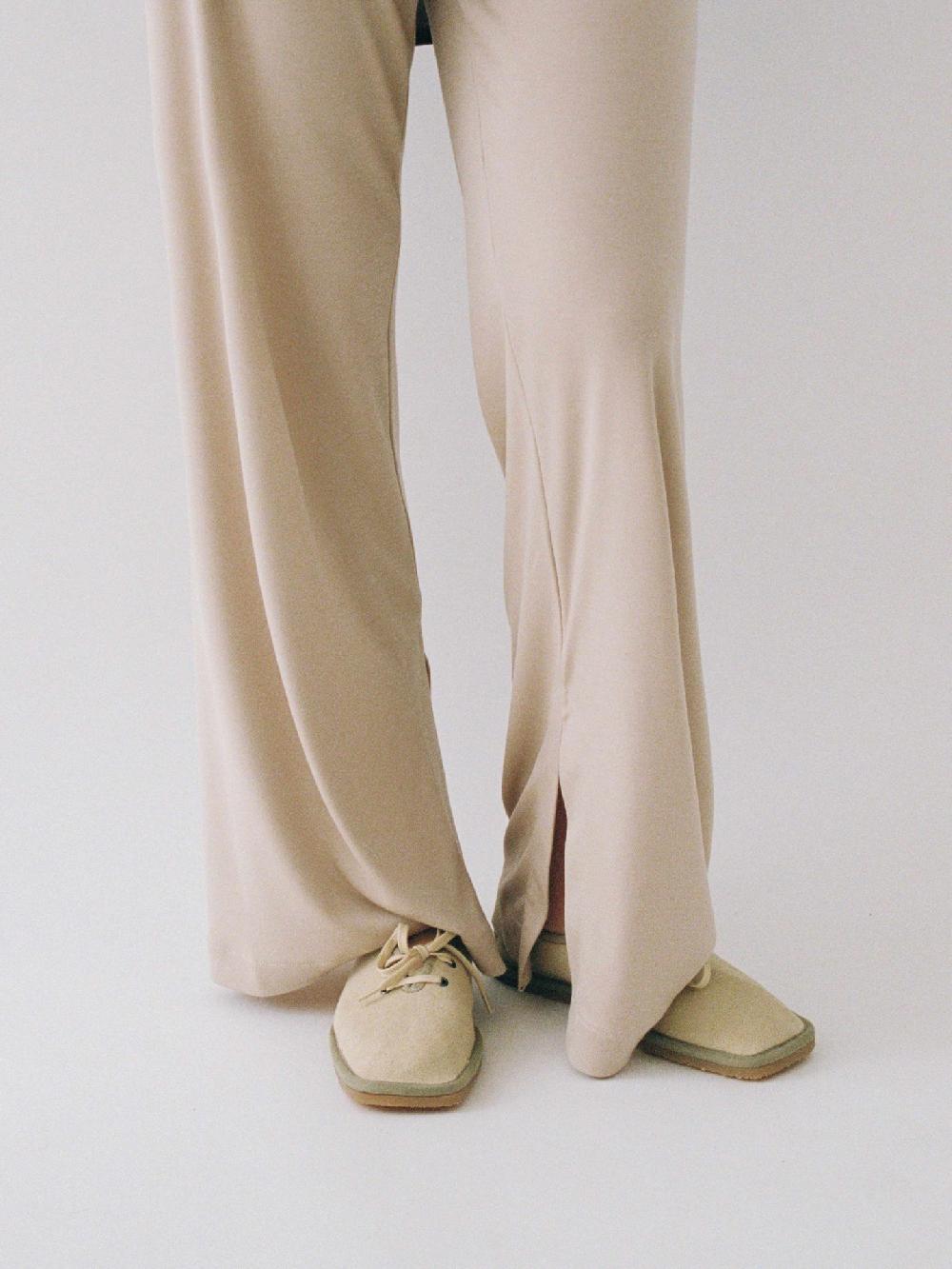 about arianne Vega Trousers Misc