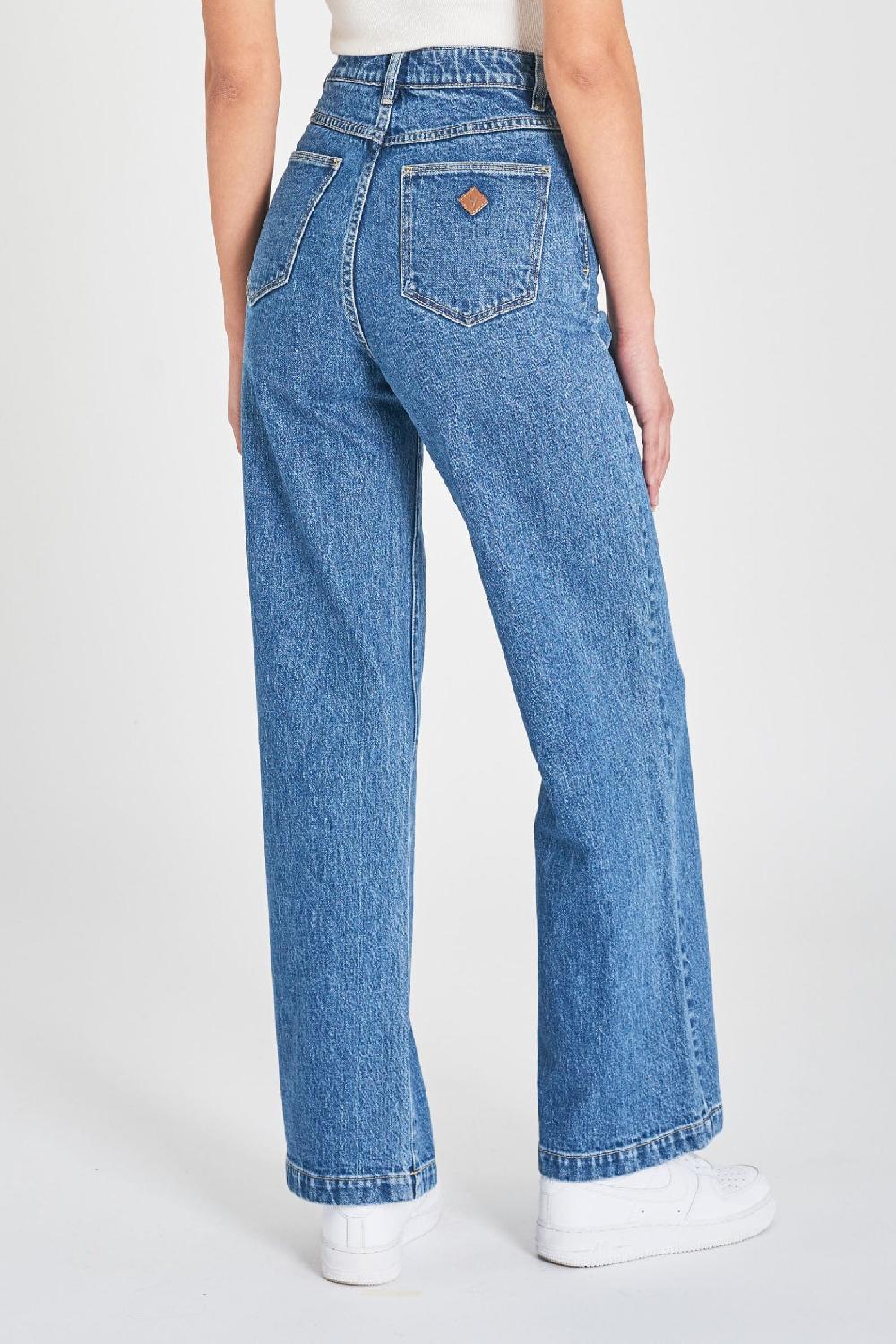 Abrand 94 High & Wide Petite - Chantell Organic
