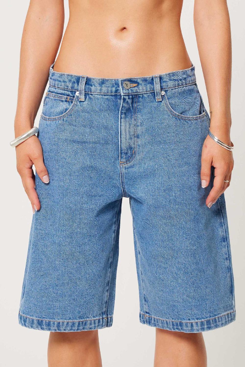 Abrand 95 Mid Super Baggy Jort - Naomi