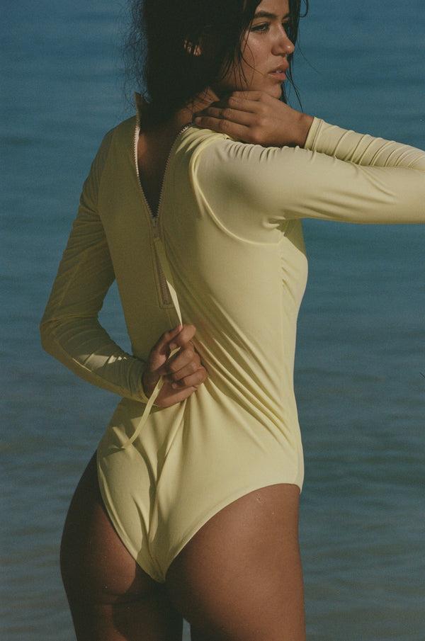 Abysse Ama - Vanilla Long Sleeve Surfsuit