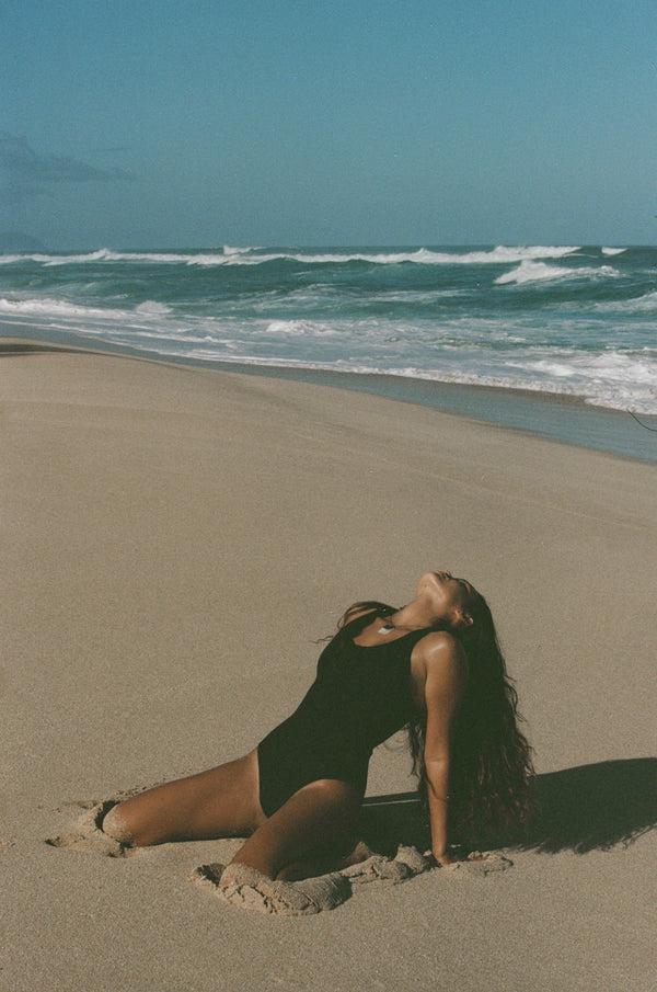 Abysse Elle One-Piece Black