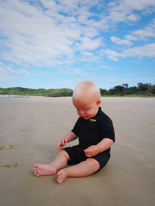 Abysse Honu Mini Springsuit - Black