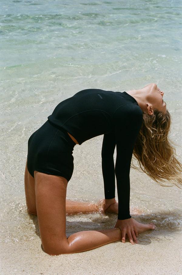 Abysse Pam Rash Guard Black