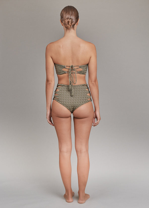 acacia QUEENS BOTTOM - SPRING 2025 Brio