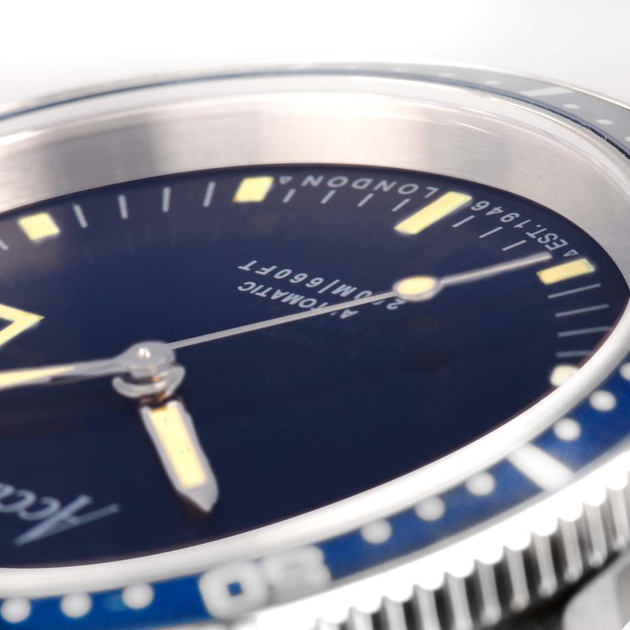 Accurist Accurist Dive Automatic Men’s Watch | Silver Stainless Steel Case & Bracelet With Blue Dial | 42mm