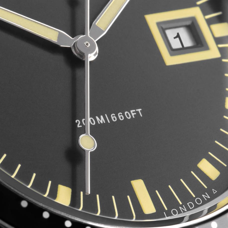 Accurist Accurist Dive Men's Watch | Silver Case & Black Leather Strap With Black Dial | 42mm