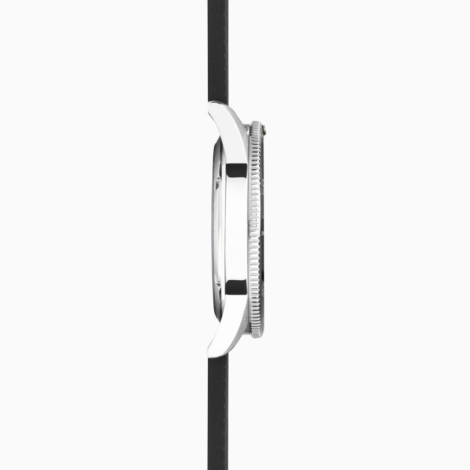 Accurist Accurist Dive Men's Watch | Silver Case & Black Rubber Strap With Black Dial | 42mm