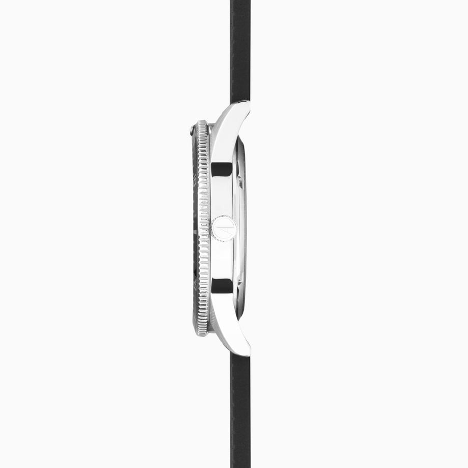 Accurist Accurist Dive Men's Watch | Silver Case & Black Rubber Strap With Black Dial | 42mm