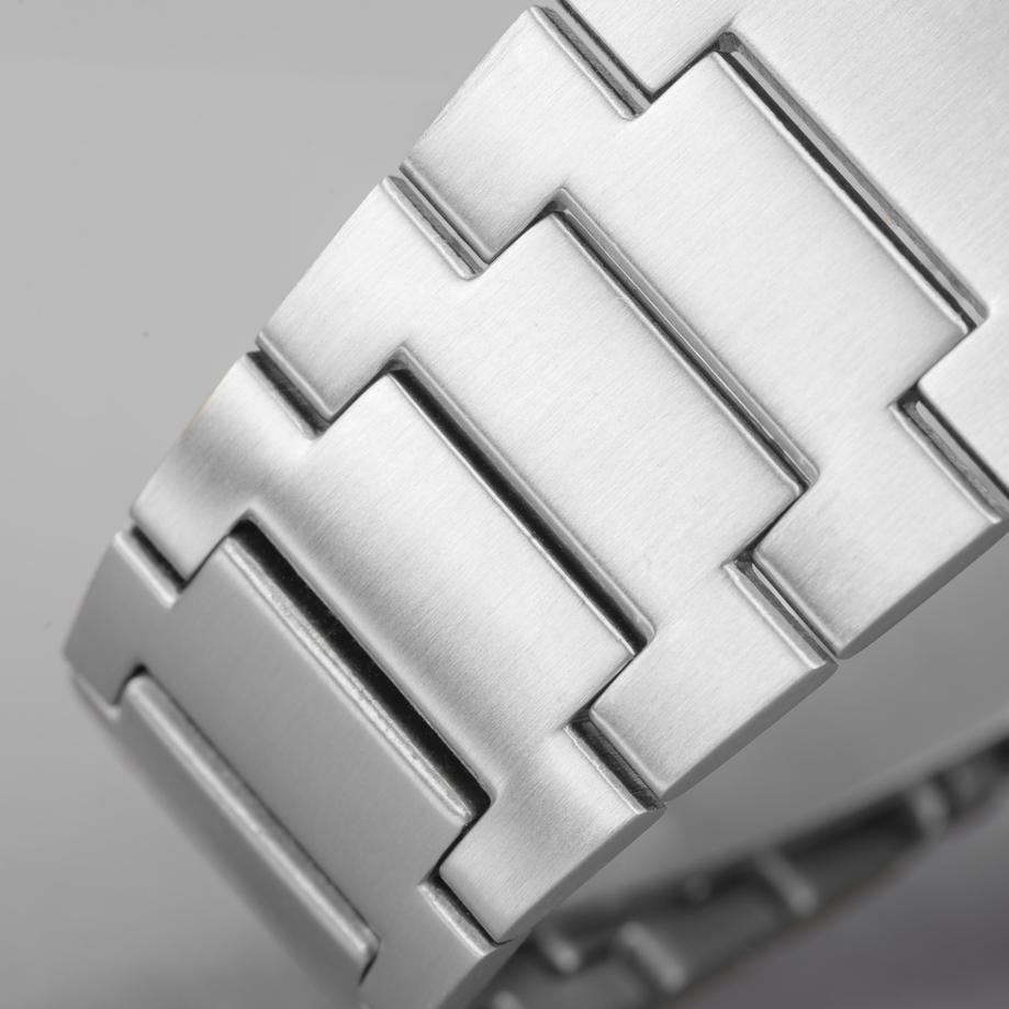 Accurist Accurist Origin Men's Watch | Silver Case & Stainless Steel Bracelet With Silver Dial | 41mm