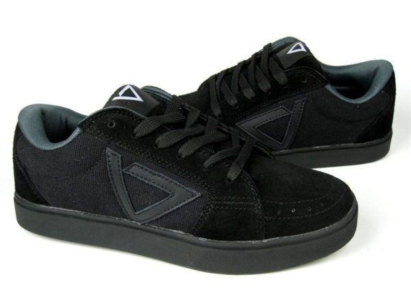Ade Shoes Inward # Black / Black