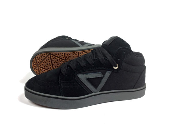 Ade Shoes Inward Mid # Black / Black