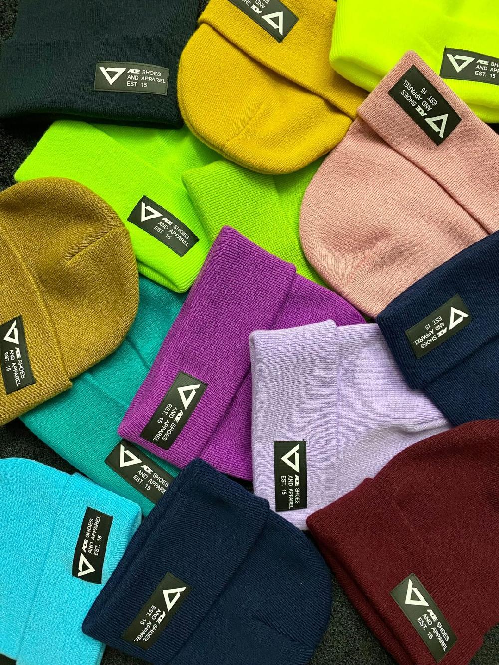 ade shoes Label Beanie