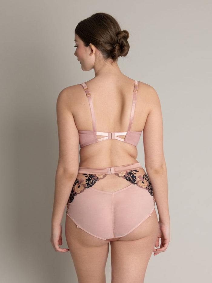 Adina Reay Babsi - Short