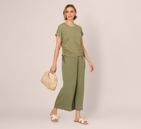 Adrianna Papell Cap Sleeve Ruched Side Top In Oil Green Scribble Daisy