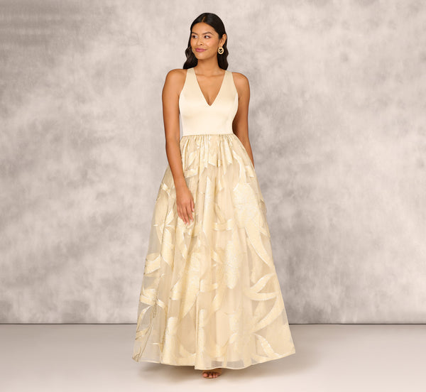 Adrianna Papell Metallic Jacquard Sleeveless Ball Gown With Crinoline Details In Light Gold