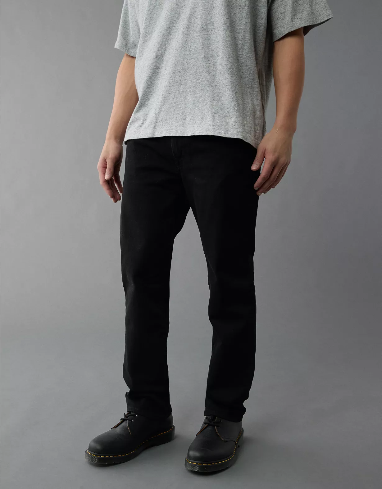 aeo AE AirFlex+ TENCEL™ Fibers Relaxed Straight Jean