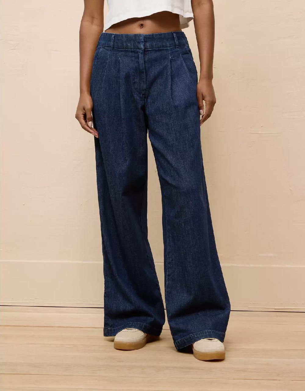 aeo AE Stretch Super High-Waisted Ultra Wide-Leg Trouser Jean