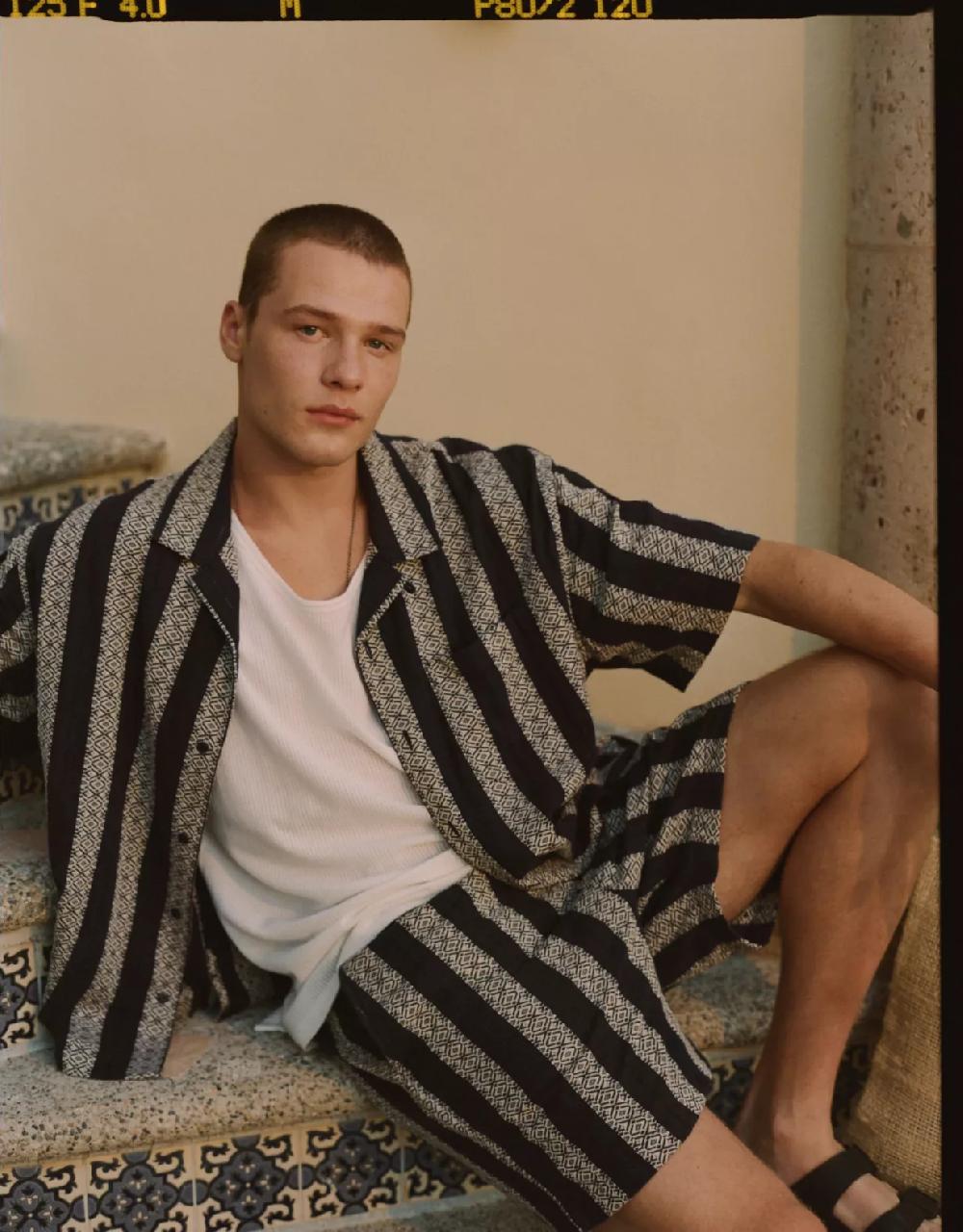 aeo AE 7" Textured Striped Lived-In Trekker Short