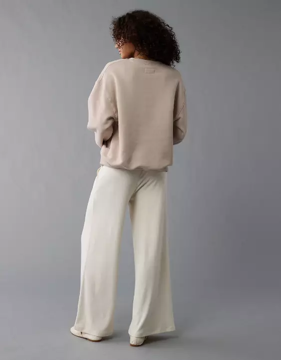 Aeo AE Everyday Luxe Crew Neck Sweatshirt