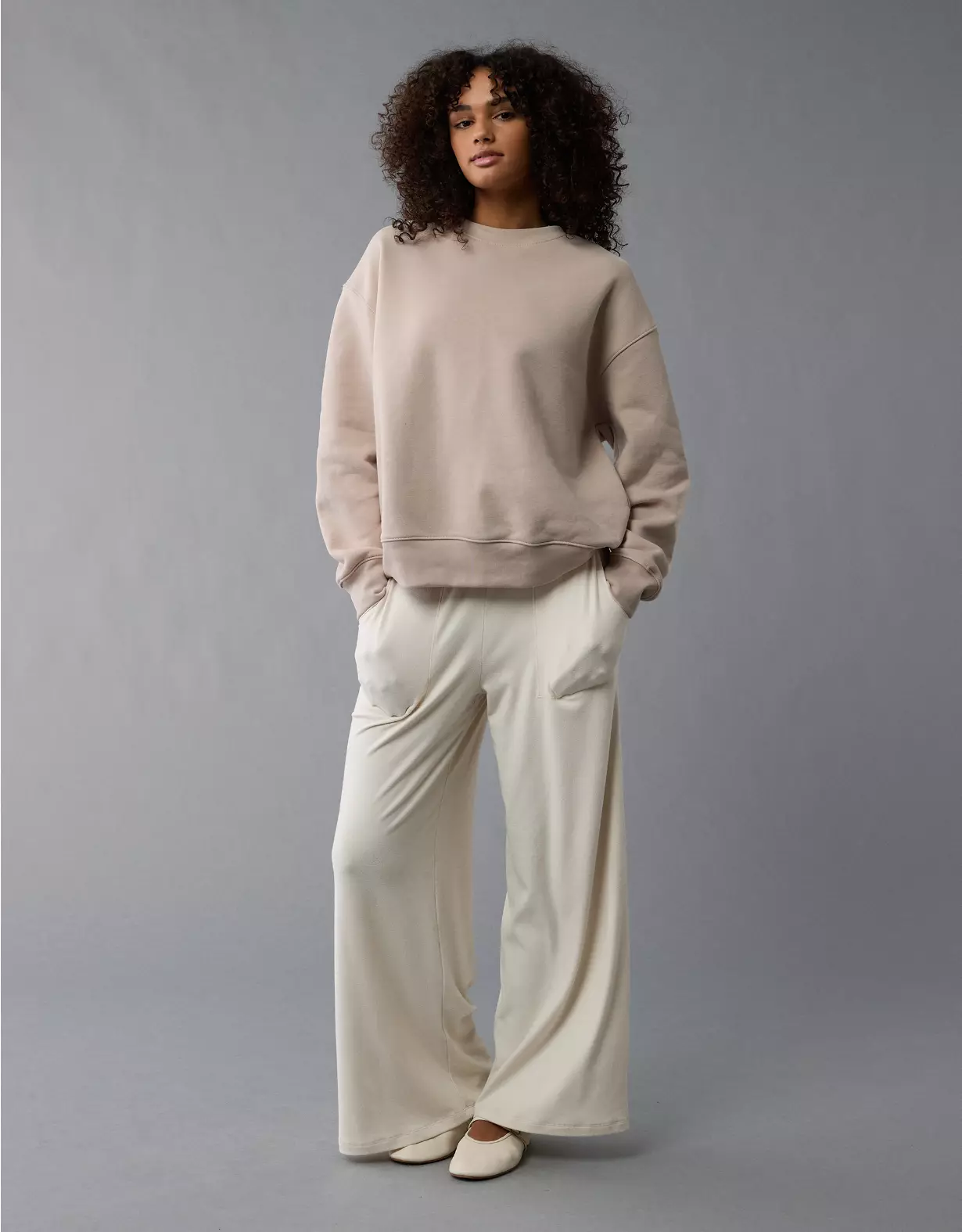 Aeo AE Everyday Luxe Crew Neck Sweatshirt