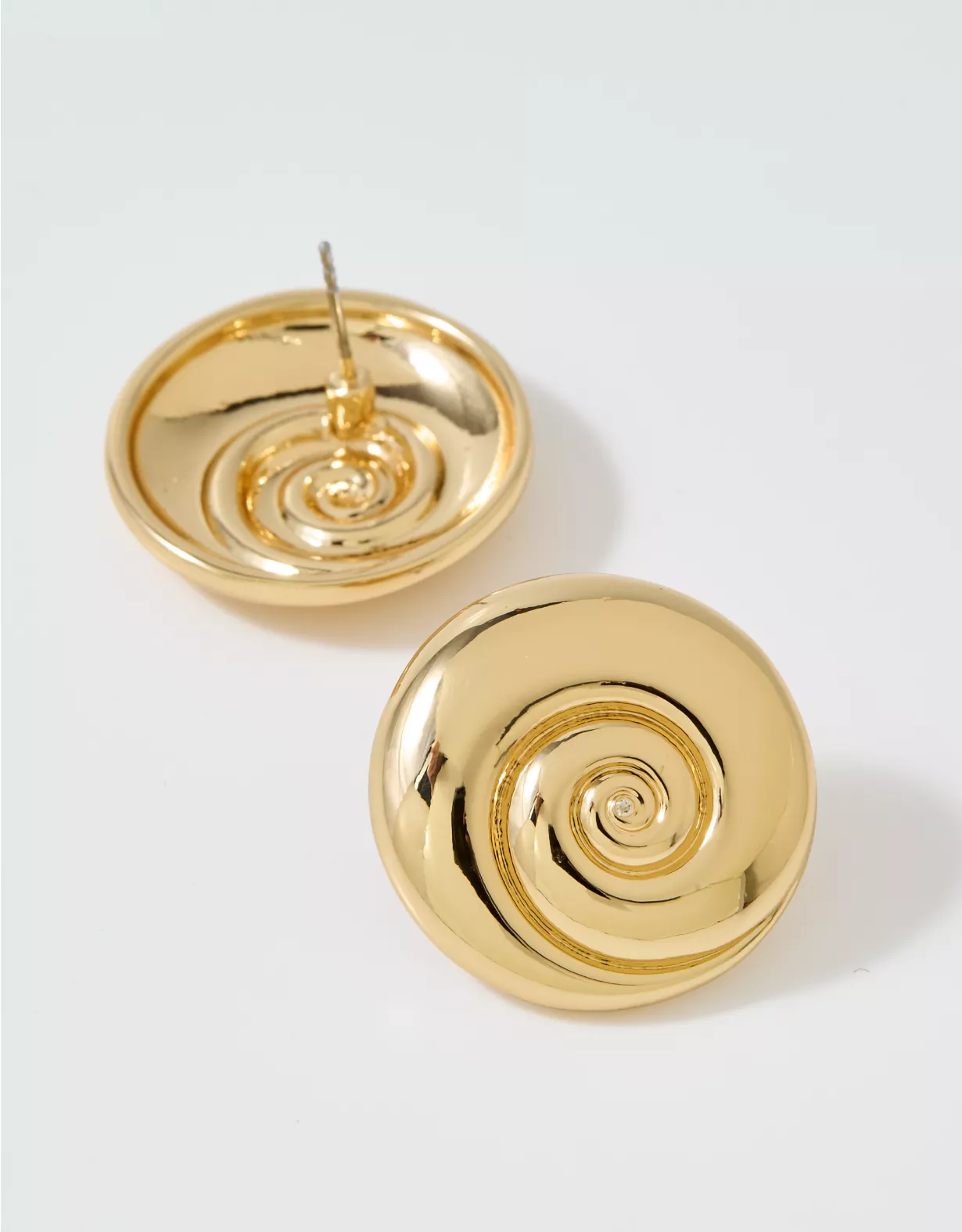 Aeo Aerie Chunky Shell Stud Earrings