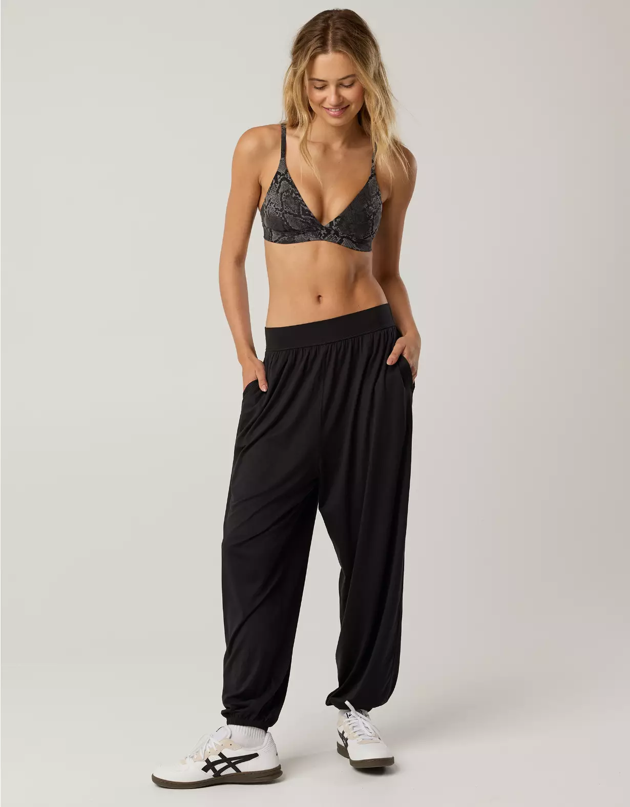aeo OFFLINE By Aerie The Hugger Go With The Flow Jogger