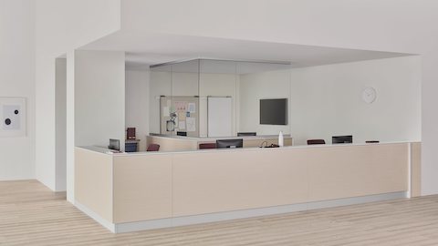 Aeron Commend Nurses Station