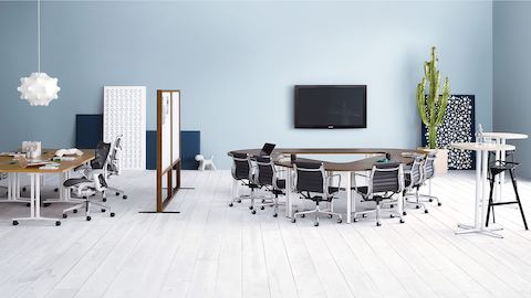 Aeron Everywhere Tables