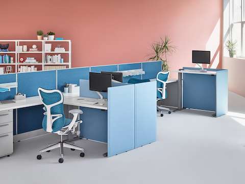 Aeron Motia Sit-to-Stand Tables