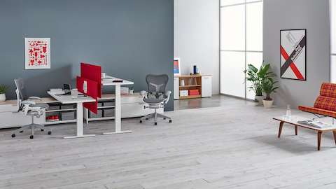 Aeron Motia Sit-to-Stand Tables