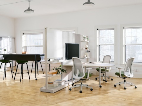 Aeron OE1 Huddle Table