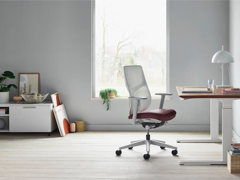 Aeron Renew Sit-to-Stand Tables