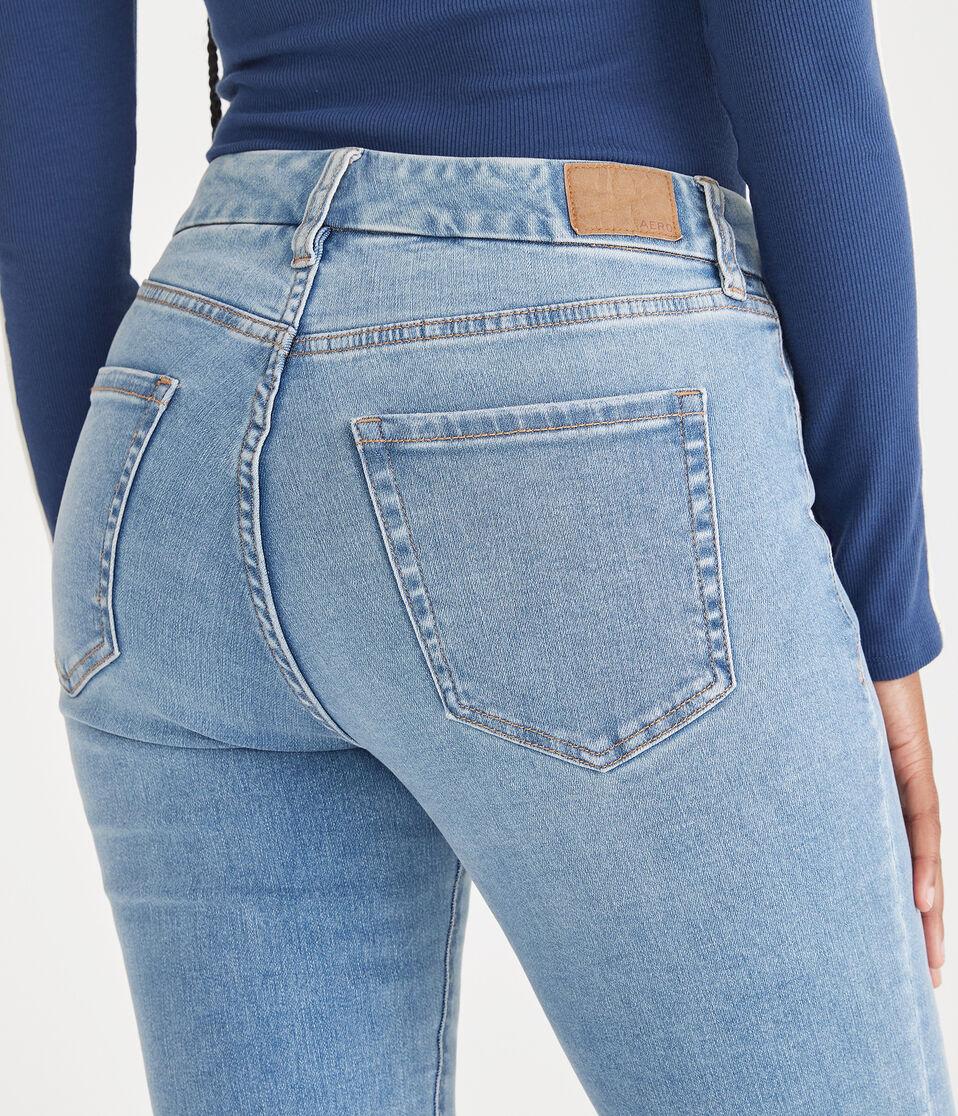 Aéropostale Curvy Premium High-Rise Jegging With LYCRA® FREEF T® Technology Medium Wash
