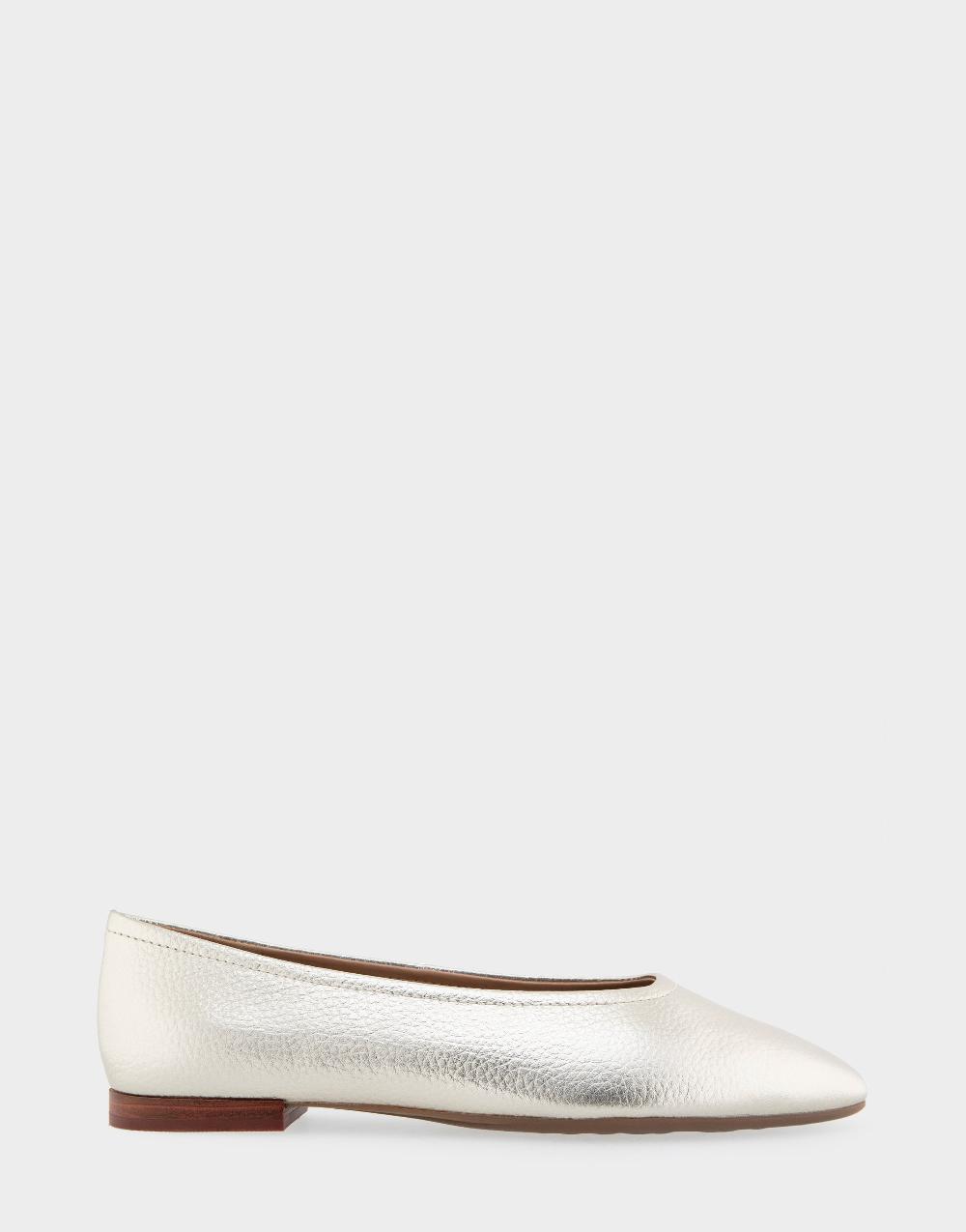 aerosoles Comfortable Women's Ballet Flats in Soft Gold Leather