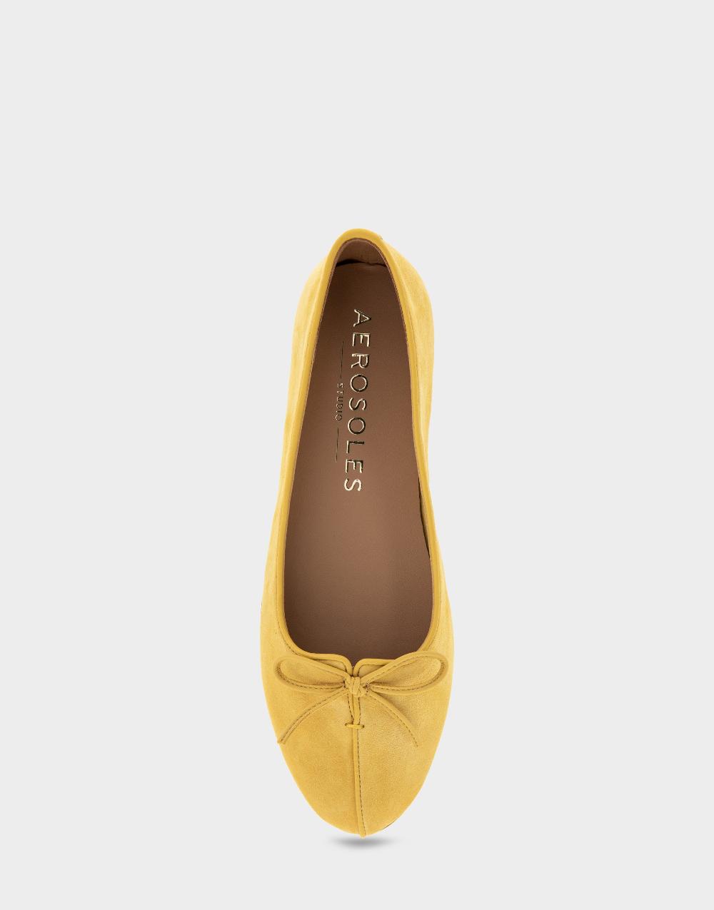 Aerosoles Comfortable Women's Ballet Flats In Yellow Freesia Suede